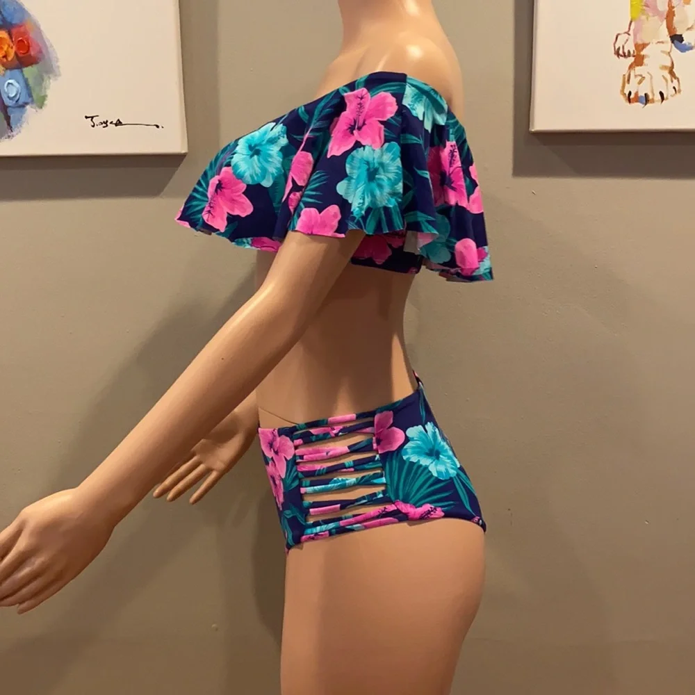 Revolve Floral hibiscus print high rise strappy ruffle bikini set - Picture 4 of 6